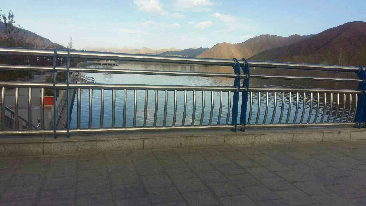 河道護(hù)欄